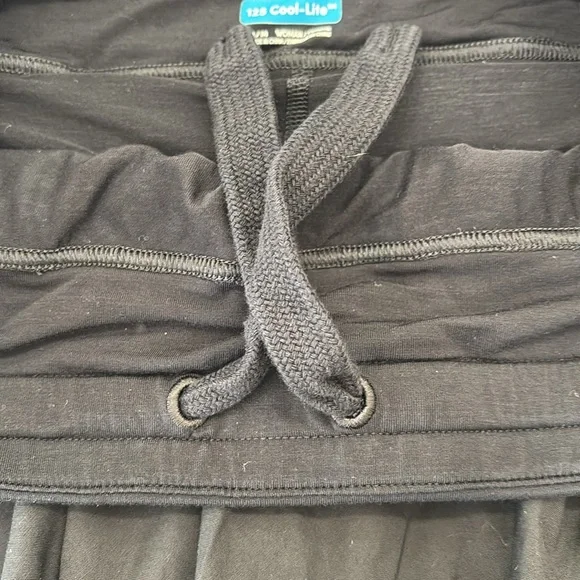 Women's Icebreaker Merino Blend 125 Cool Lite Skort in Black, Size M - Picture 5 of 9